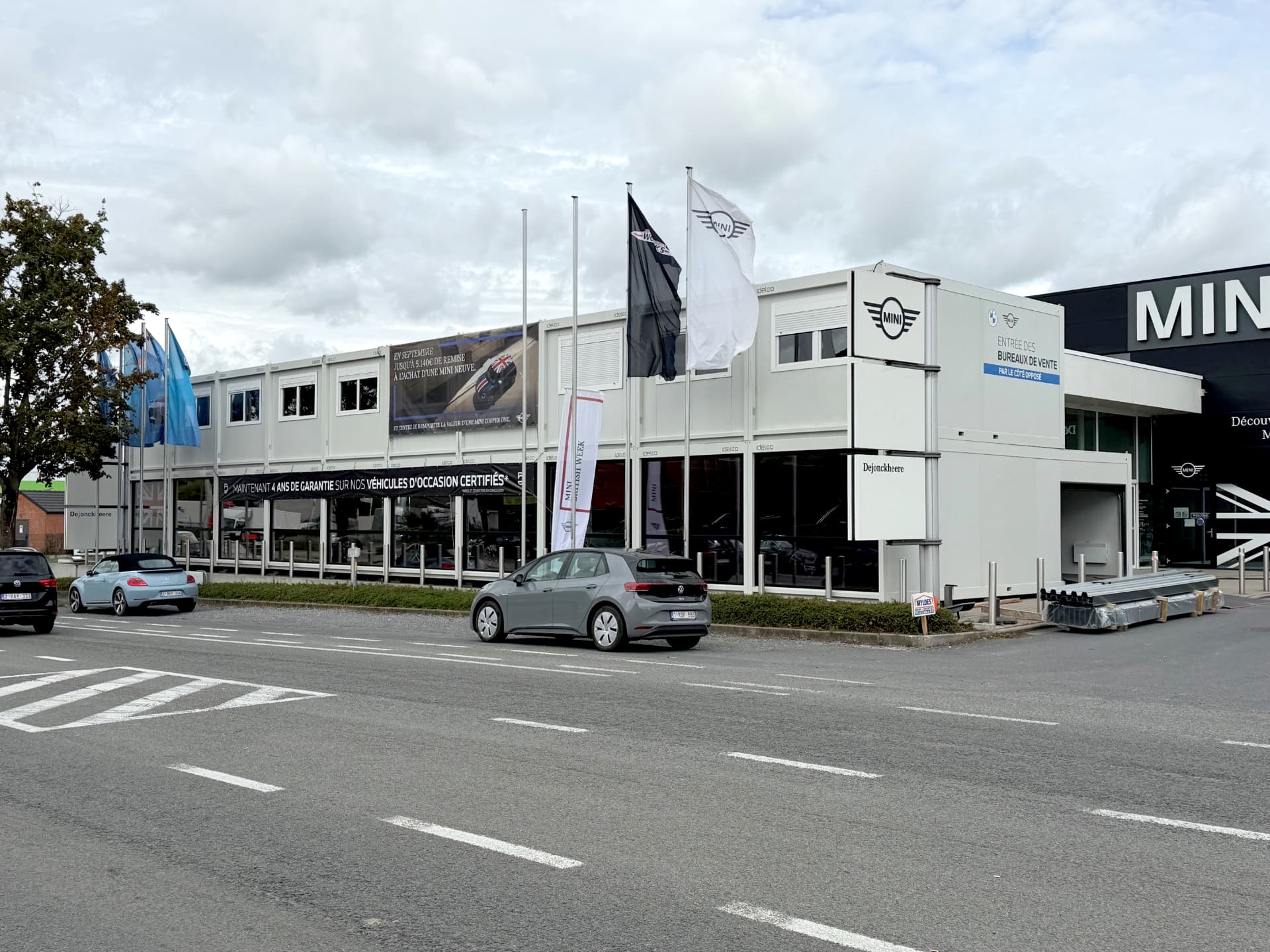 Tijdelijke showroom voor een BMW- en MINI-verdeler